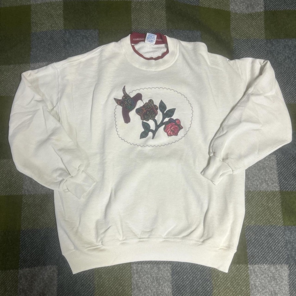 Vintage crewneck sweatshirt with hummingbird and rose by JERZEES size XL